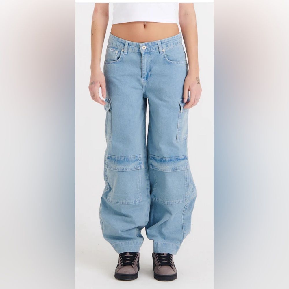 Ragged priest balloon jeans light wash